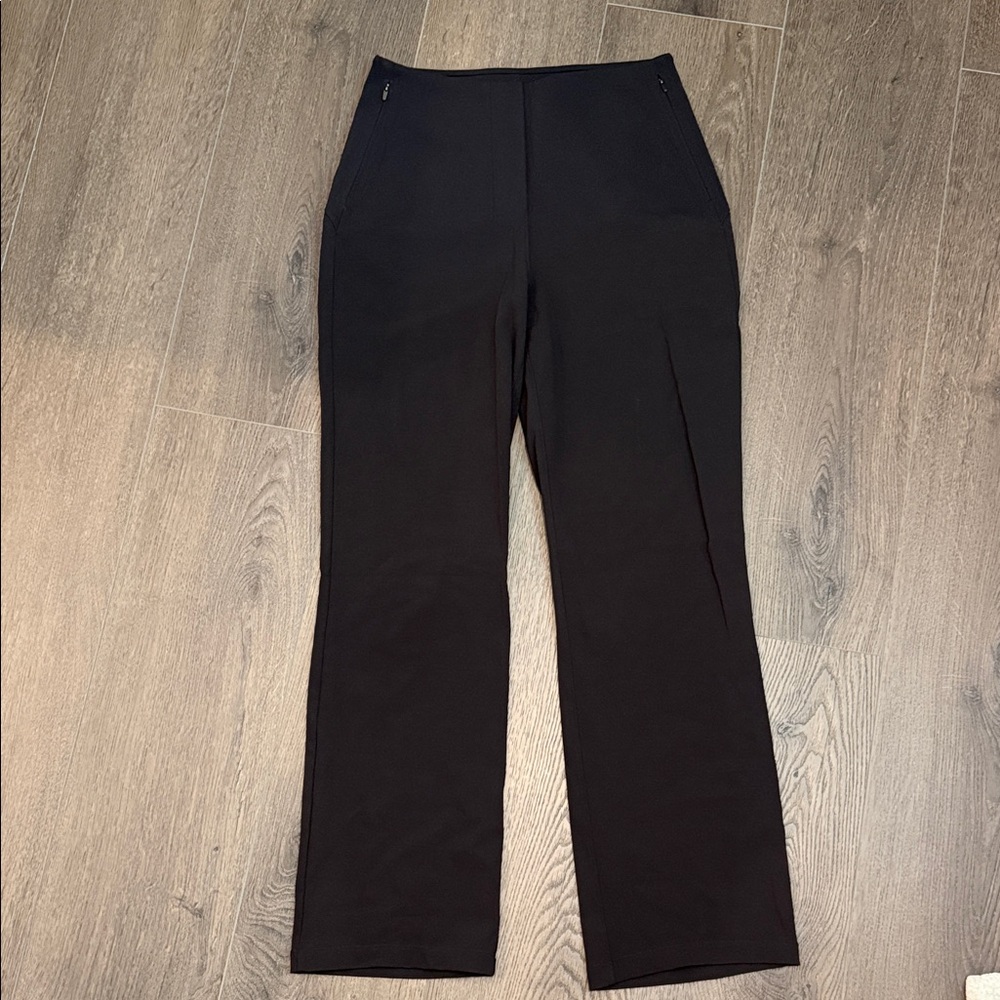 Lululemon Smooth Fit Pull-On High-Rise
Cropped Pant